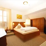 ホテル Hotel-restaurant Bonimeier