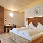 Hotel-restaurant Bonimeier ホテル Niedergottsau