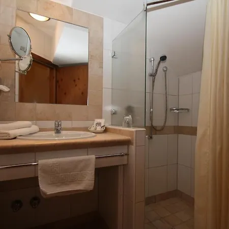 Hotel-restaurant Bonimeier فندق Niedergottsau
