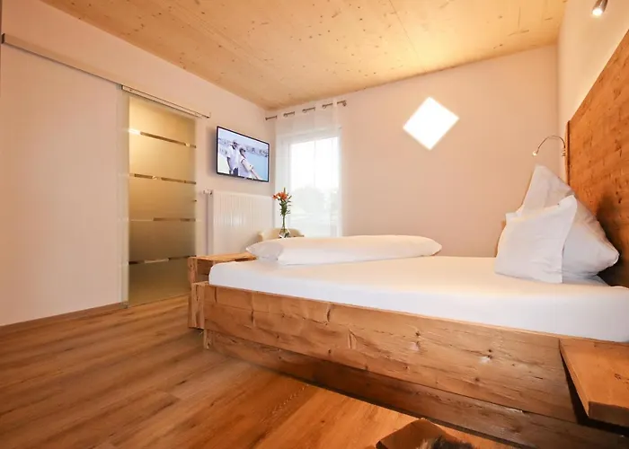 Hotel-restaurant Bonimeier ホテル Niedergottsau