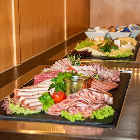 מלון Hotel-restaurant Bonimeier 3*