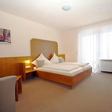 Hotel-restaurant Bonimeier מלון Niedergottsau